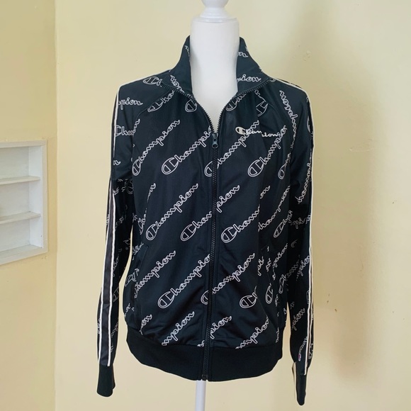 CHAMPION - Picture 7 of 7